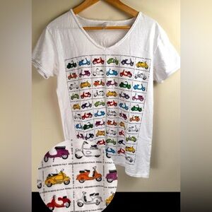Unique Vespa Scooter Women's Size Medium T-Shirt Modo Italia Riding Colorful